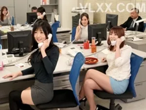 Vào nhà nghỉ trú mưa với quản lý nữ, cậu nhân viên đươc “húp”