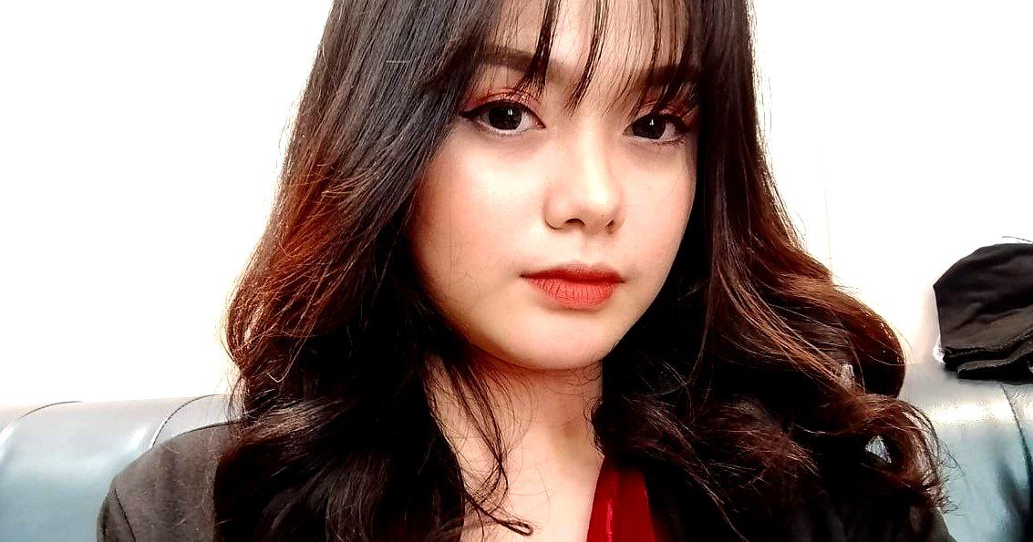 Cặp vợ chồng người châu âu phang nhau trên ghế sofa